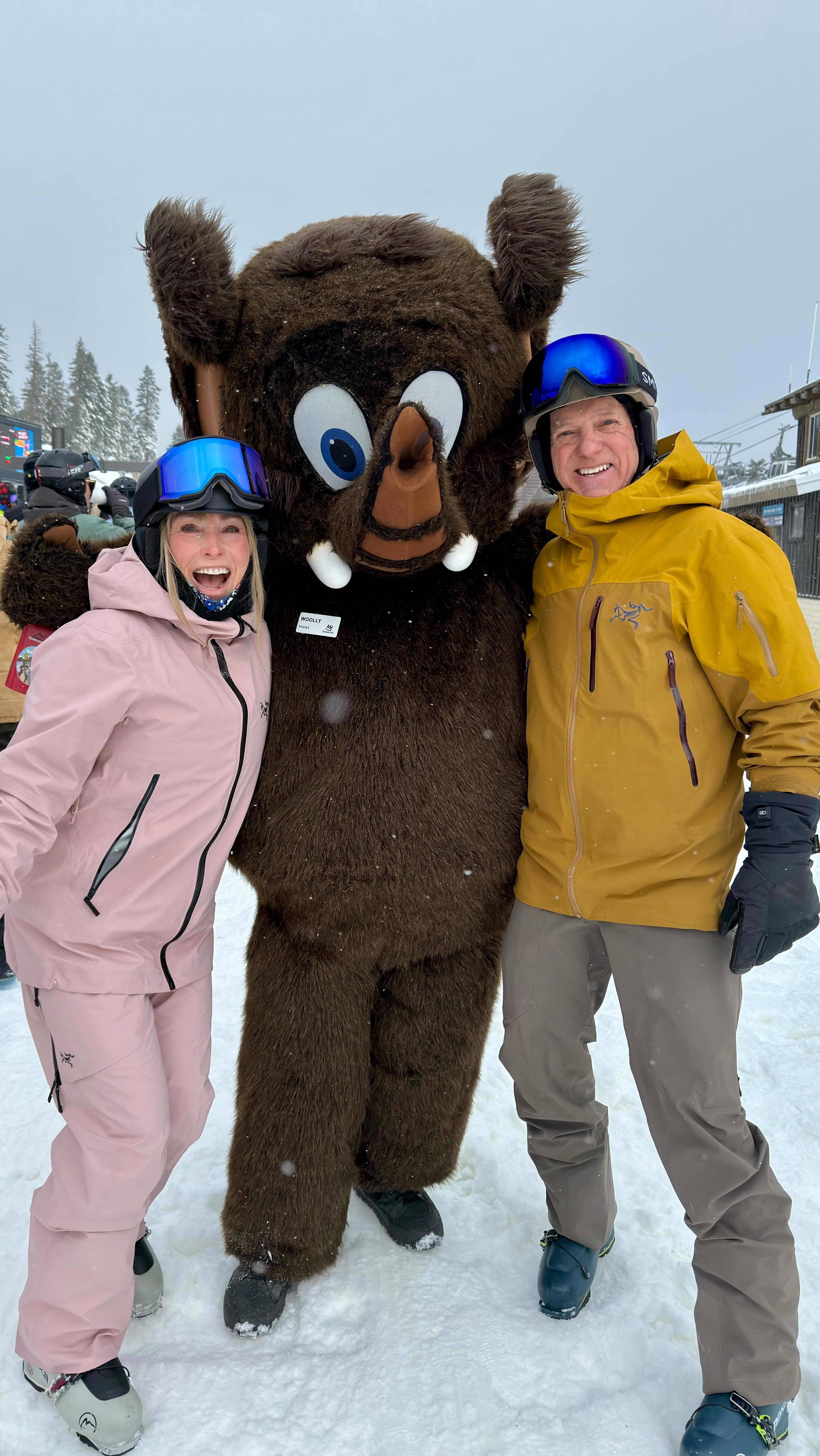 What an awesome opening day @mammothmountain. Lots of open terrain and soft snow. Pretty crazy great. Thank you to all the mountain staff and community that made this magic happen so quickly. 

I have a feeling that 25/26 season is going to be mighty fine. ❄️⛷️💫✨ 
#mammothsopen #mammothbeanie #skicalifornia