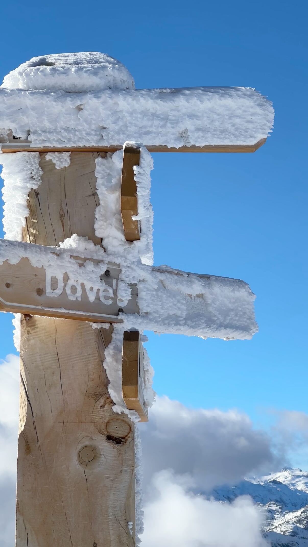 GET READY snow is coming! ❄️❄️❄️❄️

Throwback from last December @mammothmountain on our first real attempt at using a GoPro. This is one of our favorite off-piste lines that is just challenging enough and we usually have the whole run to ourselves. 

I wish I could say we are so cool out there but NO… we are not sending gnarly terrain, ribs, couloirs, jibbing, bombing, or popping off every rock with a grab, daffy, or spread eagle, but we sure are out there having fun. 

We bought the camera and quite a few accessories 2 years ago and have failed miserably at using it for so so many reasons. Wish I could say the @goprosnow was a winner for us, but we are selling the whole camera package if anyone is interested.